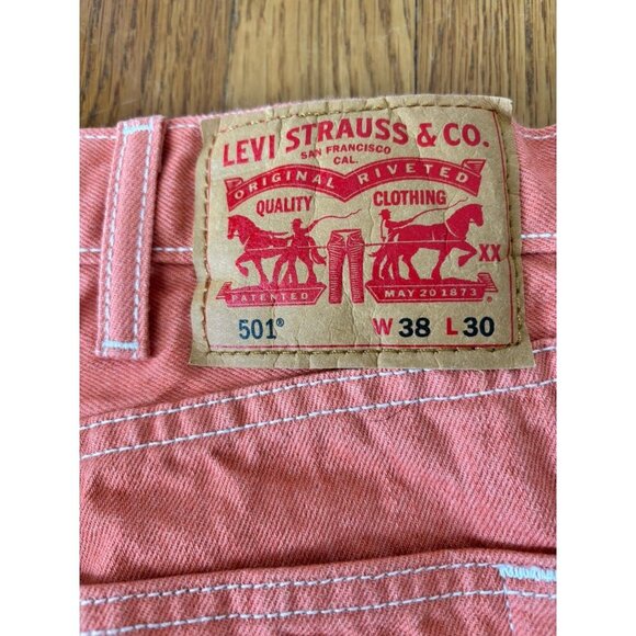Levi's 501 Mens Tag Size 38/30 Button Fly Salmon Coral Straight Leg Jeans - Picture 4 of 4